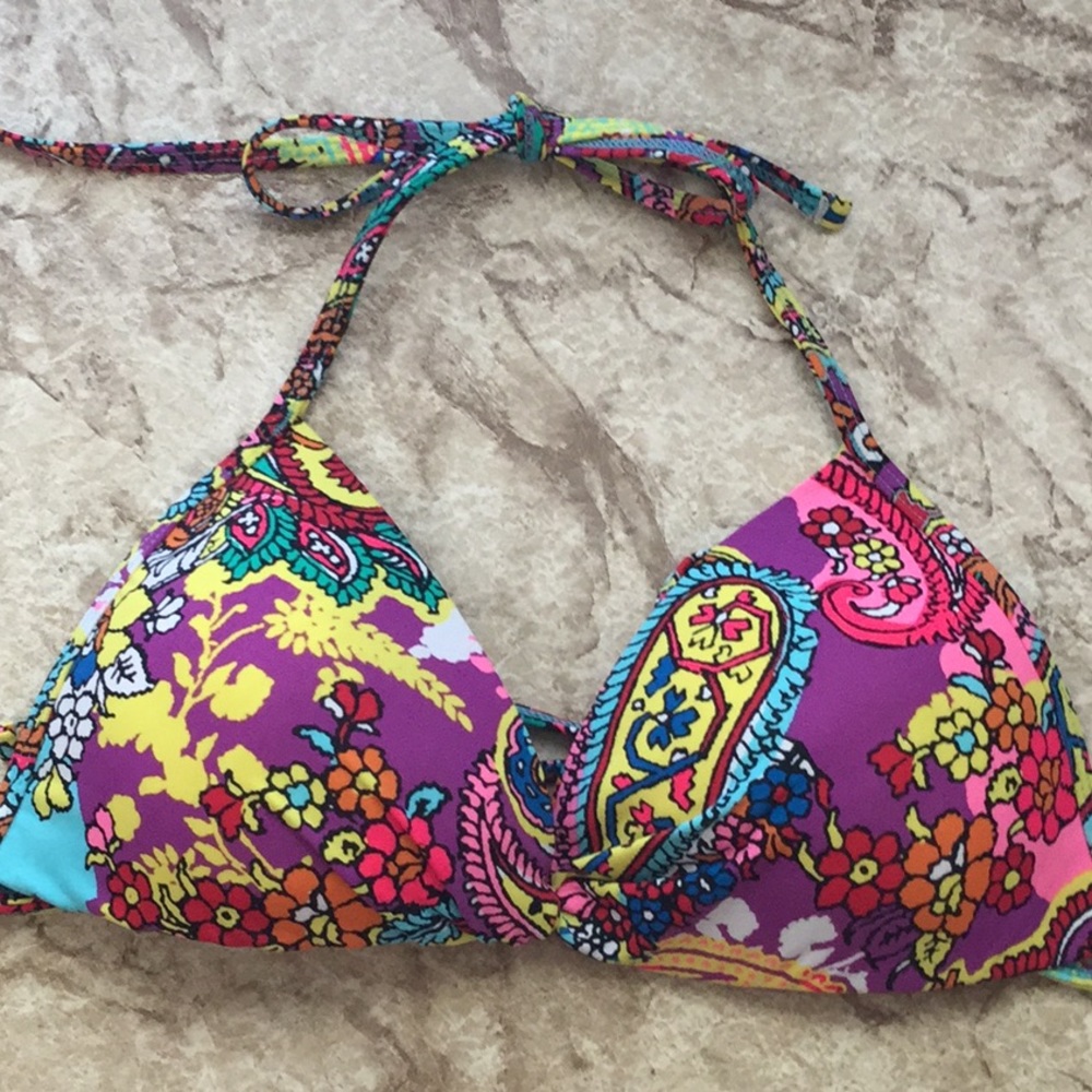 Bikini Top w/ colorful print & padding for a lift